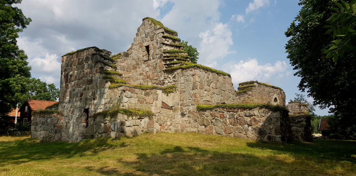 Stora Rytterne Kyrkoruin.